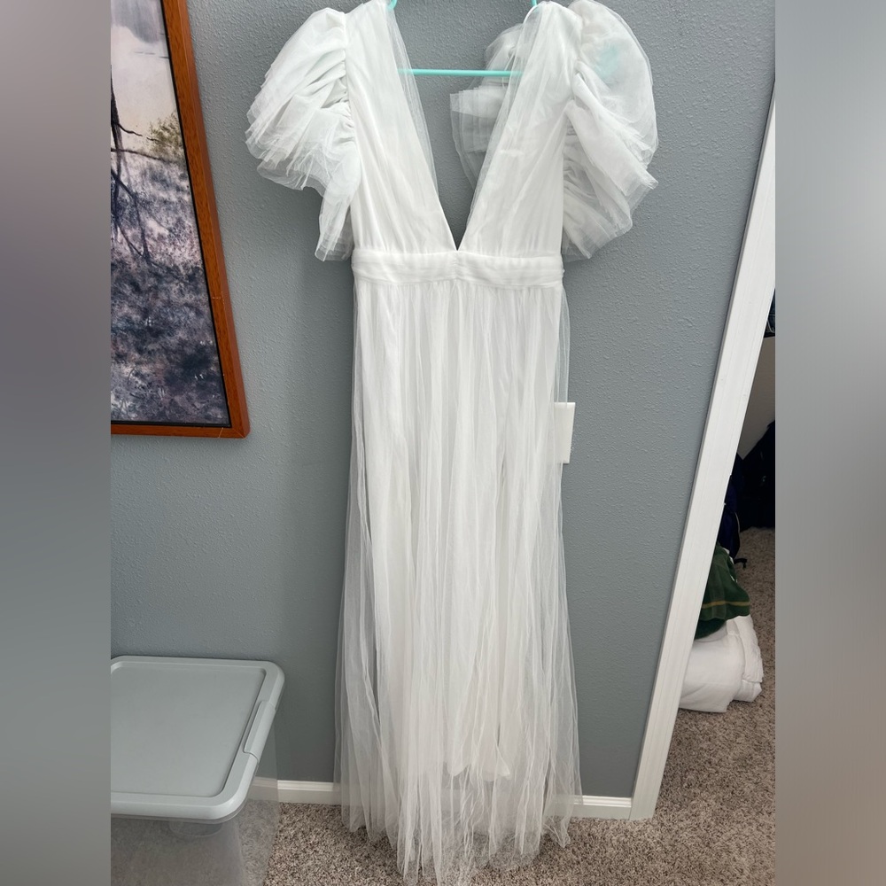Selfie Leslie White Maxi Dress
